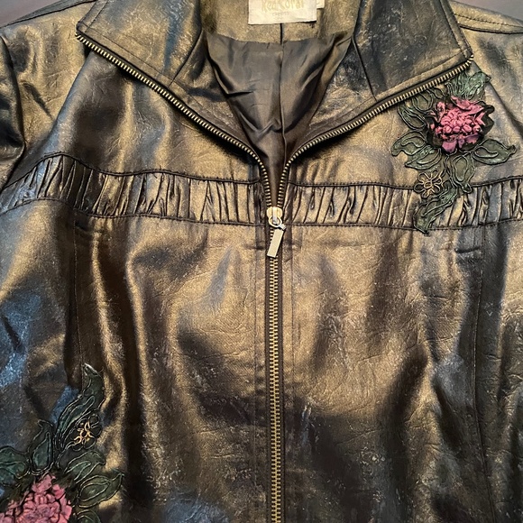 Vintage Black & Embroidered Jacket - Picture 5 of 5